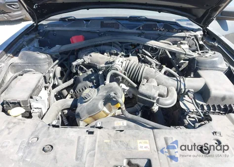 2014 Ford Mustang V6 z USA, uszkodzony, nr VIN 1ZVBP8EM5E5322512